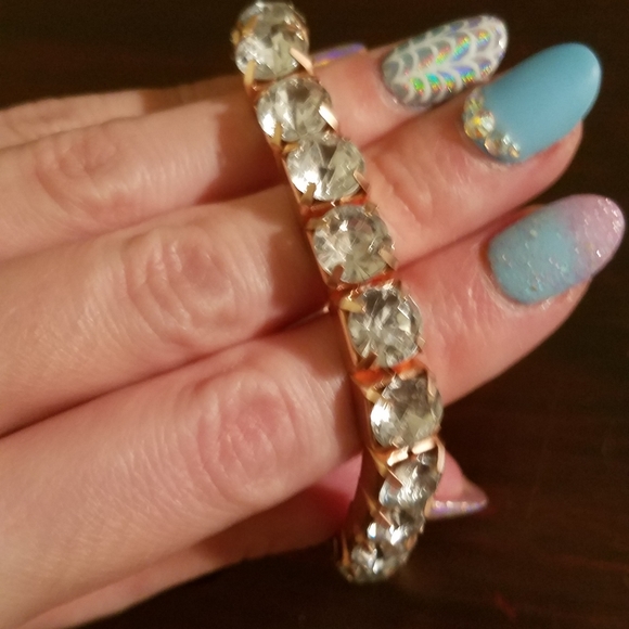 Silver rhinestone sparkle faux diamond bracelet - Picture 3 of 8